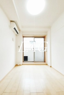 【居間・リビング】 | 箱根ハイライズビル | 洋室のお部屋です。