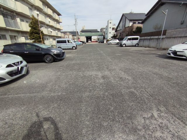 グリーンハイツ甲山の駐車場