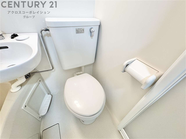 掃除のしやすいシンプルなトイレです！