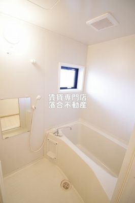 【浴室】 | カーサベルデ | コンパクトで使いやすいお風呂