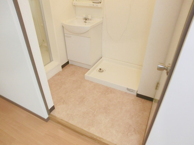 メゾン細田の洗面所|広々とした洗面所ですよ。