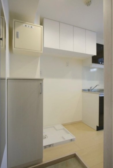 マーベラス鶯谷の玄関