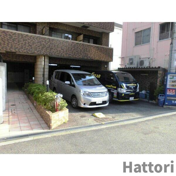 アスリート新大阪Ⅱの駐車場