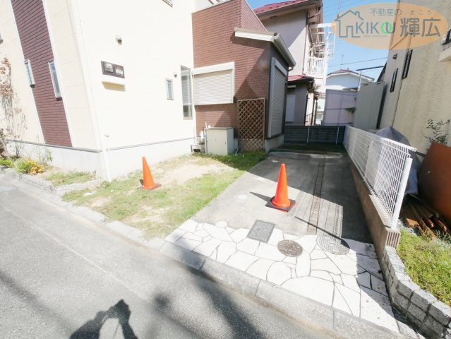 高砂市阿弥陀町北池　中古戸建の駐車場