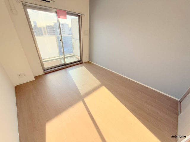 アスヴェル阿波座BLUE EARTH　仲介手数料無料の居間・リビング