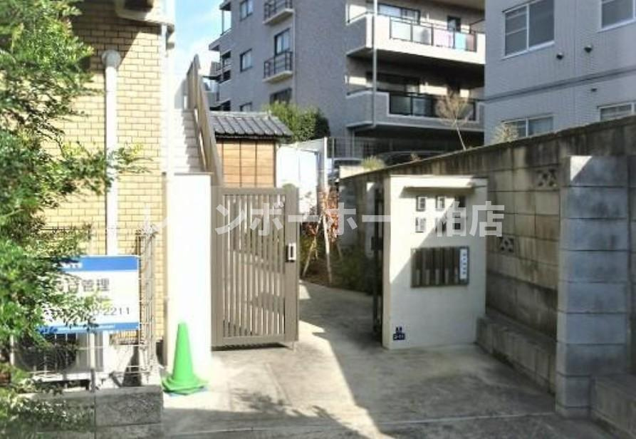 担当エリアのルームアドバイザーが直接対応いたしますのエントランス