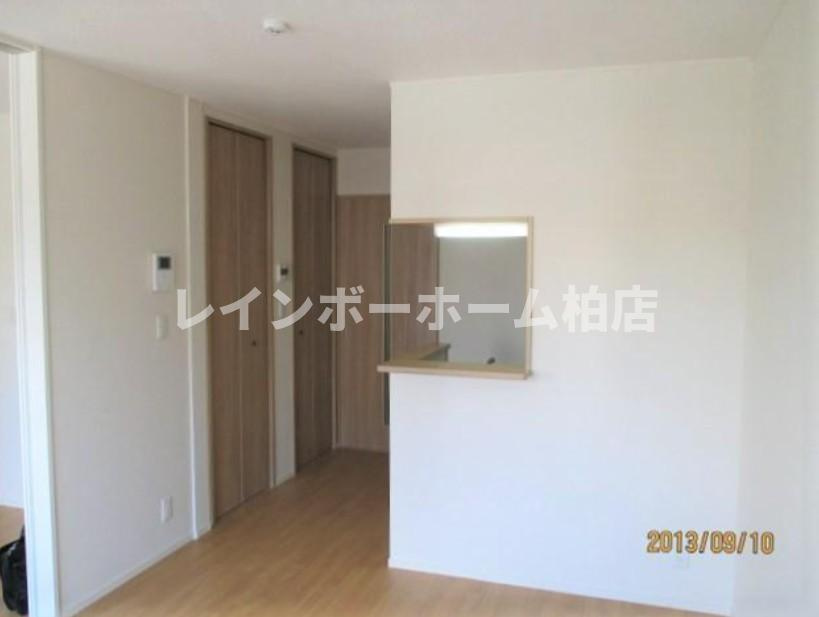 担当エリアのルームアドバイザーが直接対応いたしますの居間・リビング|おしゃれな居間です