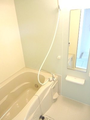 【浴室】 | プロヴァンス　ハウス | コンパクトで使いやすいお風呂です