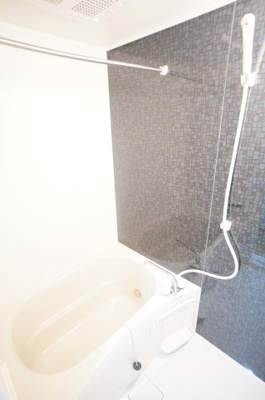 【浴室】 | ニュートリノ要 | ※同物件・同タイプの写真です。