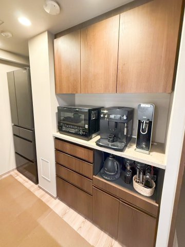 プラウド高田馬場のキッチン|【独立キッチン】
クローズキッチンは、集中して作業することができます。
そのため料理が好きな方から大変人気があります。