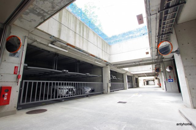 OAPレジデンスタワー東館　仲介手数料無料の駐車場