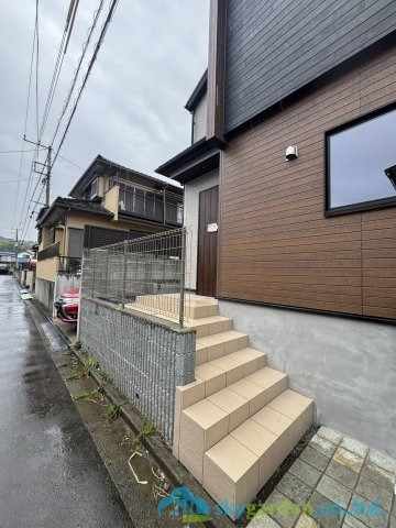 小田原市小竹　新築戸建　全2号棟1号棟の玄関