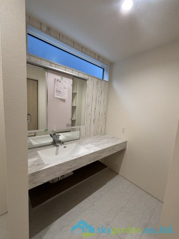 小田原市小竹　新築戸建　全2号棟1号棟の独立洗面台