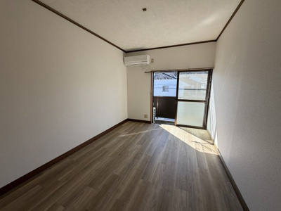  | ビラ―ジュハットリ　