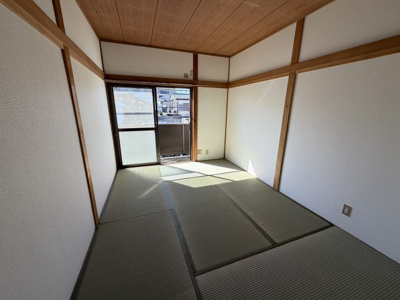  | ビラ―ジュハットリ　