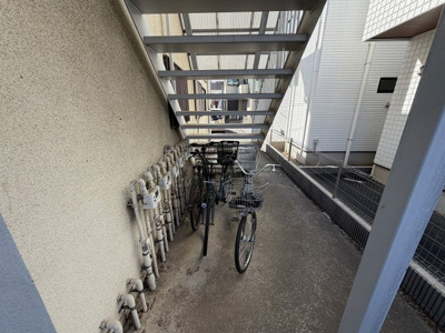  | ビラ―ジュハットリ　