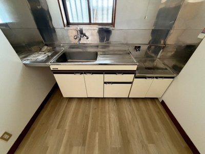  | ビラ―ジュハットリ　