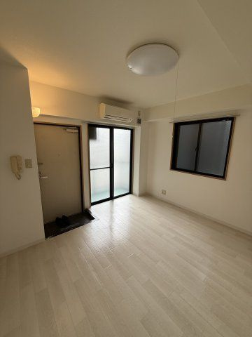 THECITY弁天町の洋室