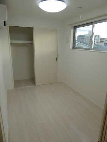 ヴィレッタ城東の洋室