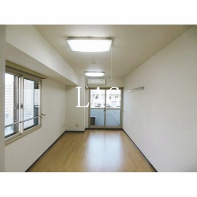 【居間・リビング】 | アレックスビル | 洋室のお部屋です。