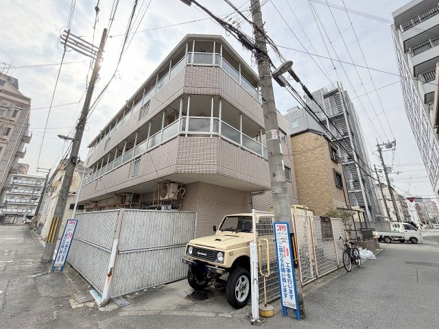 北中島マンションの外観