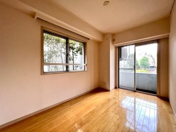 ウヴラージュ広尾の洋室