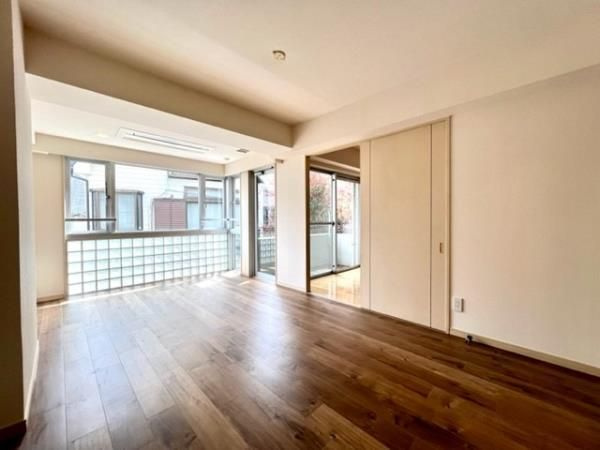 ウヴラージュ広尾の居間・リビング