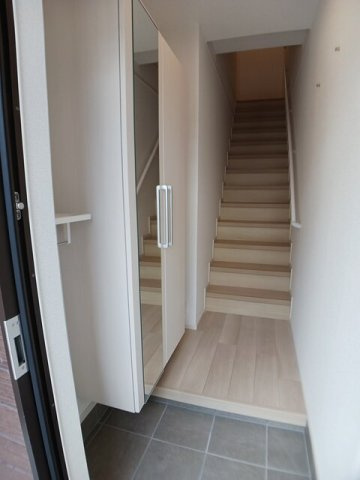 サク・ラ　ワンの玄関|明るい玄関です