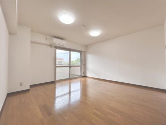 ガーデンプラザの居間・リビング