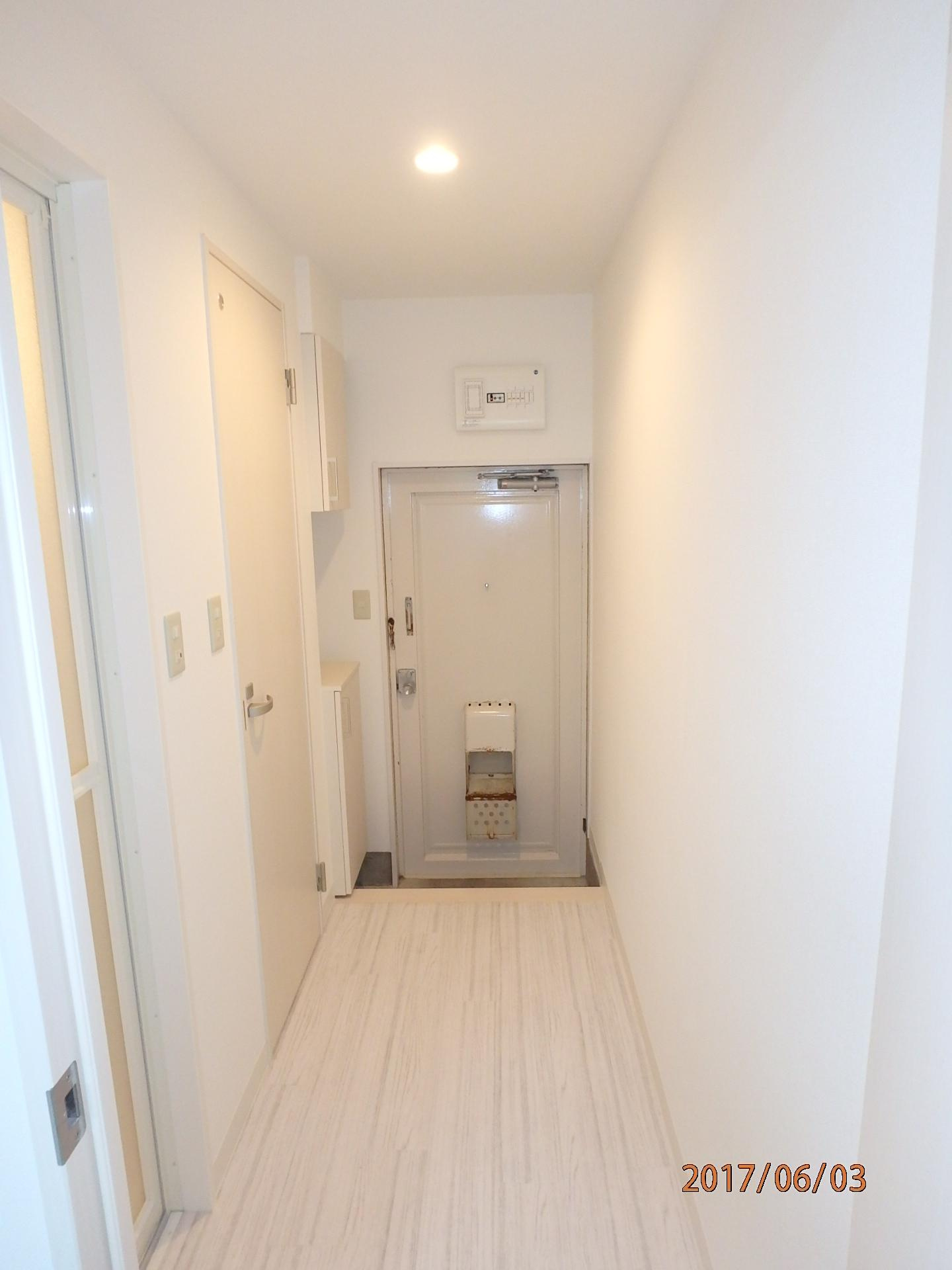 第一伸和マンションの玄関