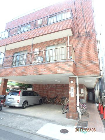 第一伸和マンションの外観