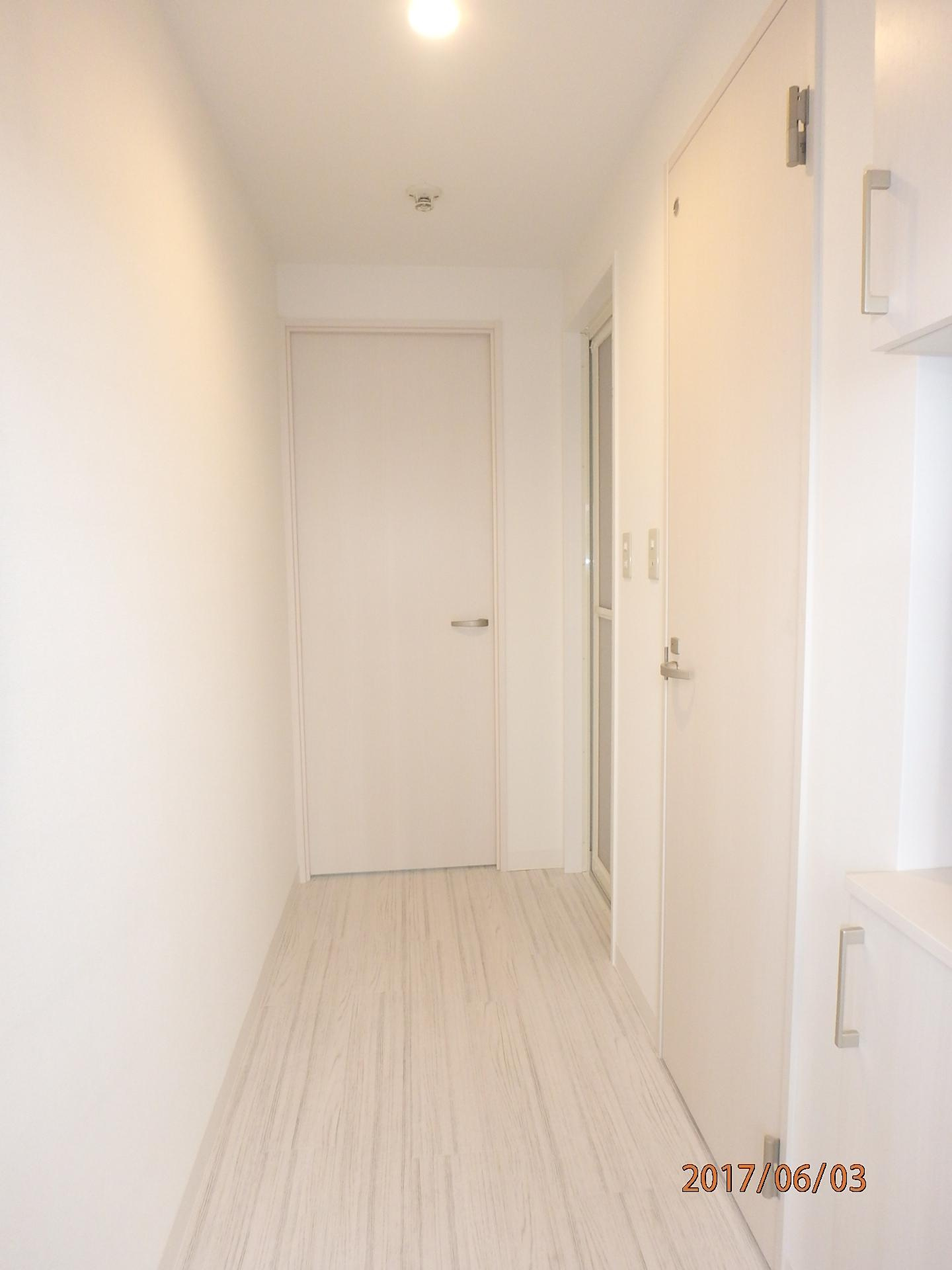 第一伸和マンションの玄関