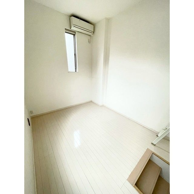 セレーナあらかわ遊園の居間・リビング