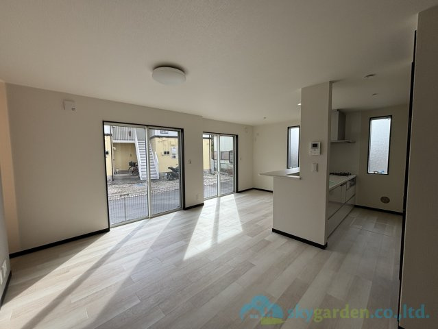 平塚市田村　中古戸建の居間・リビング