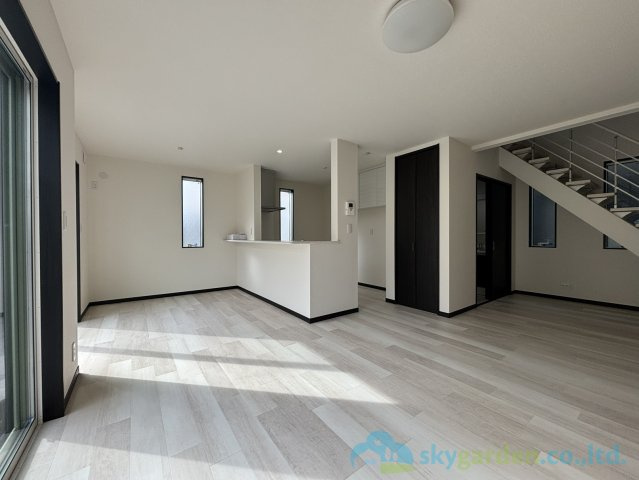 平塚市田村　中古戸建の居間・リビング