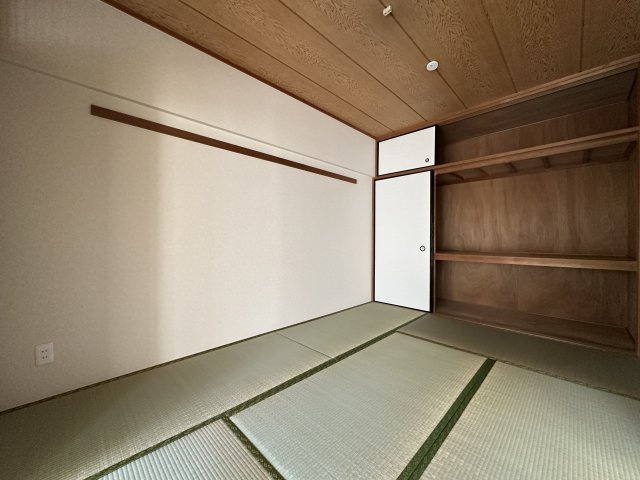 ネオハイツ垂水の和室