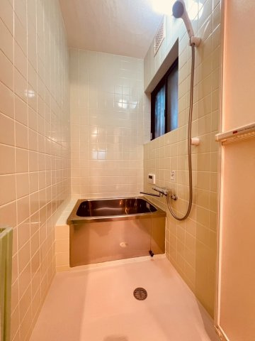 山手6丁目貸家の浴室