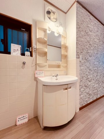 山手6丁目貸家の洗面所