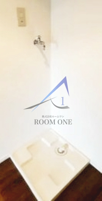 クレアシオン早稲田の設備|洗濯機置き場です。