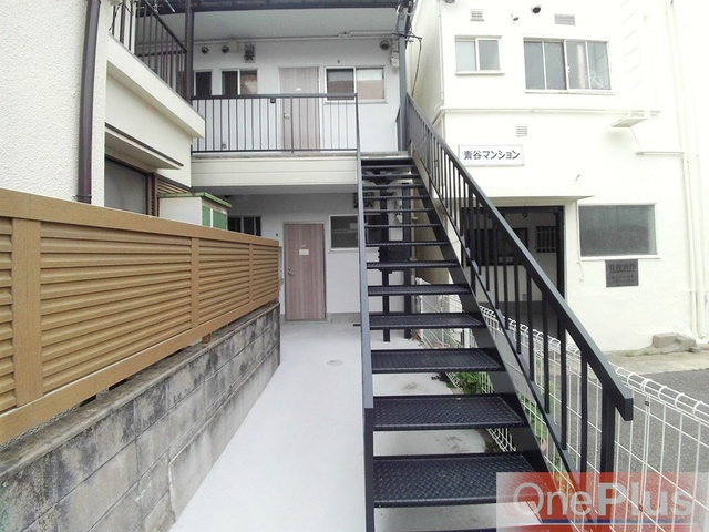 ポルトフィーノ青谷のエントランス