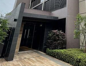 SQUARE CITY TSURUMI VEELKLEURIGのエントランス