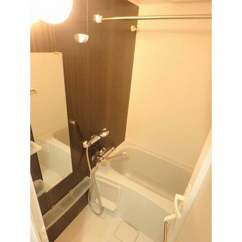 SQUARE CITY TSURUMI VEELKLEURIGの浴室