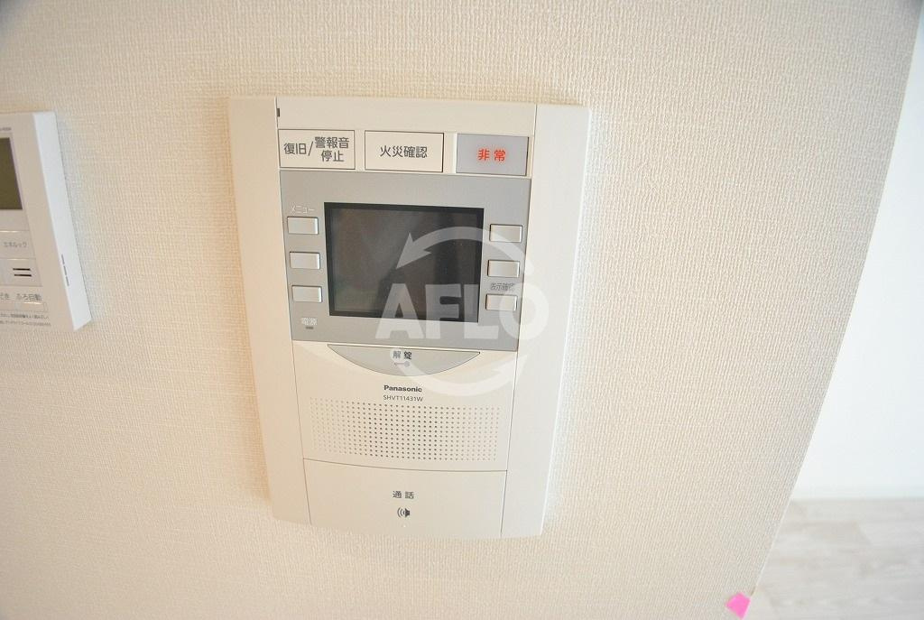 プレサンス北浜パレスのセキュリティ|モニター付きインターフォン