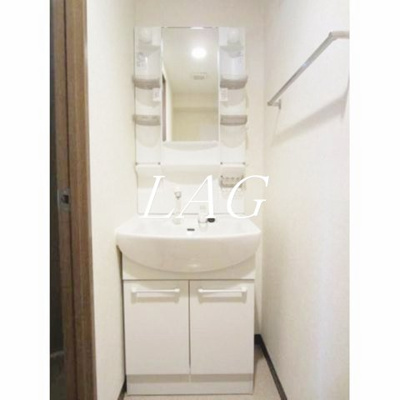 【洗面所】 | クレストコート | 洗面台です。