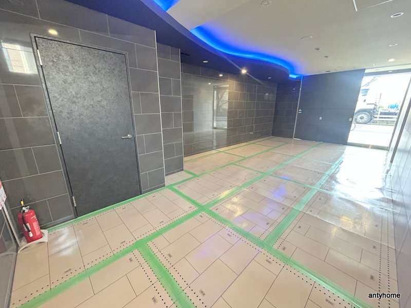 Alivis梅田North　仲介手数料無料のロビー