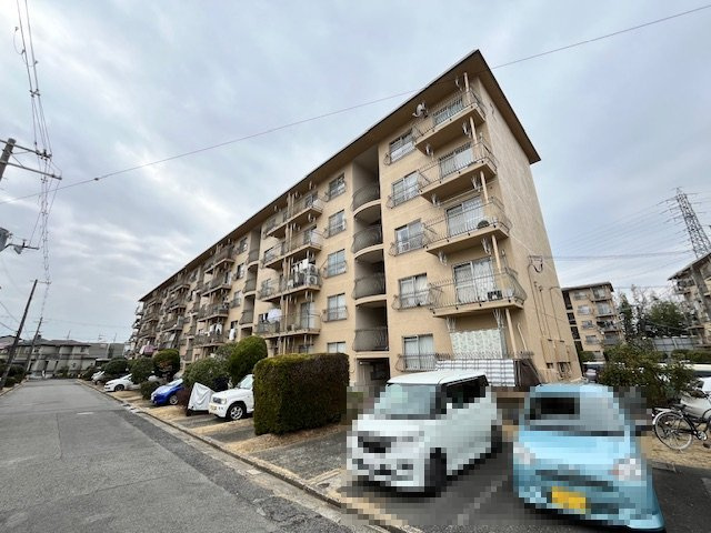 狭山遊園ハイツの駐車場