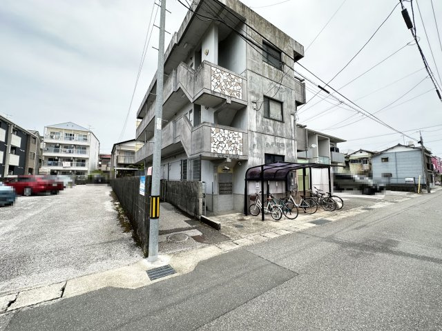 サラーレ新町のエントランス