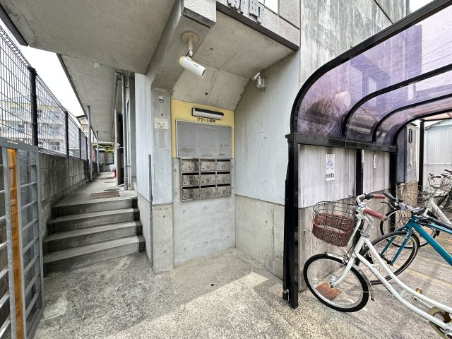 サラーレ新町のロビー