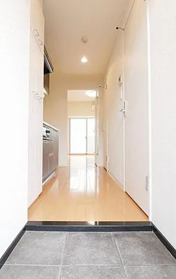 フィオリーシェ東浅草の玄関