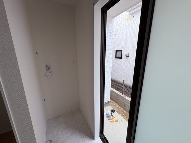 HT沖縄市東1丁目（全3棟）A号棟　お得なキャンペーン中♪の玄関